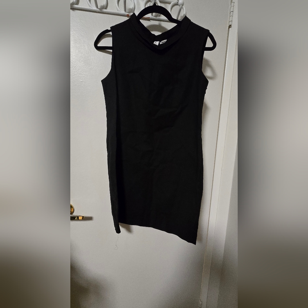 Jules & Leopold Black Mini Dress